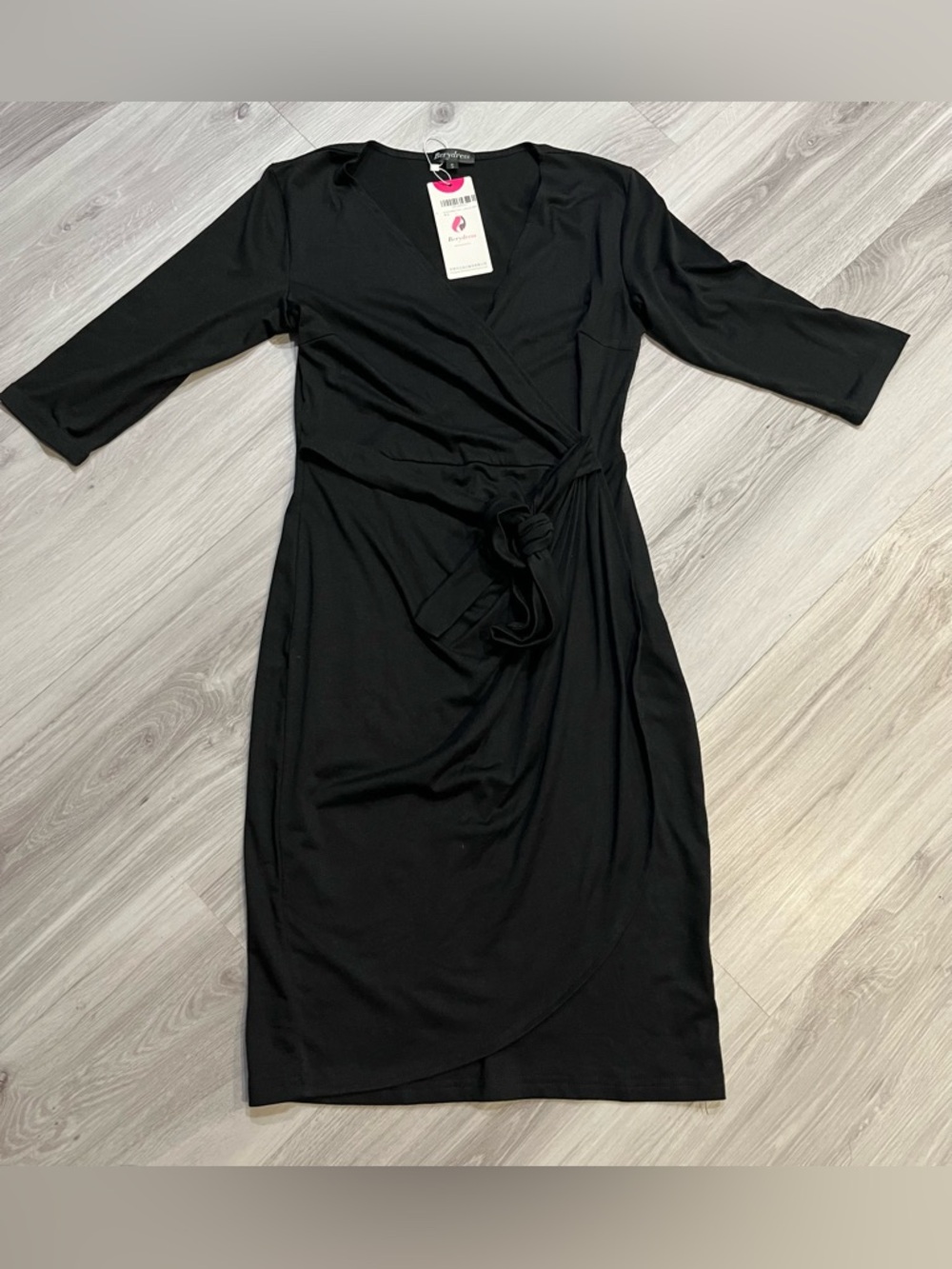 BRAND NEW Berydress Womens Black
Wrap DressV Neck 3/4 Sleeve Knee-... Women - Picture 8 of 9